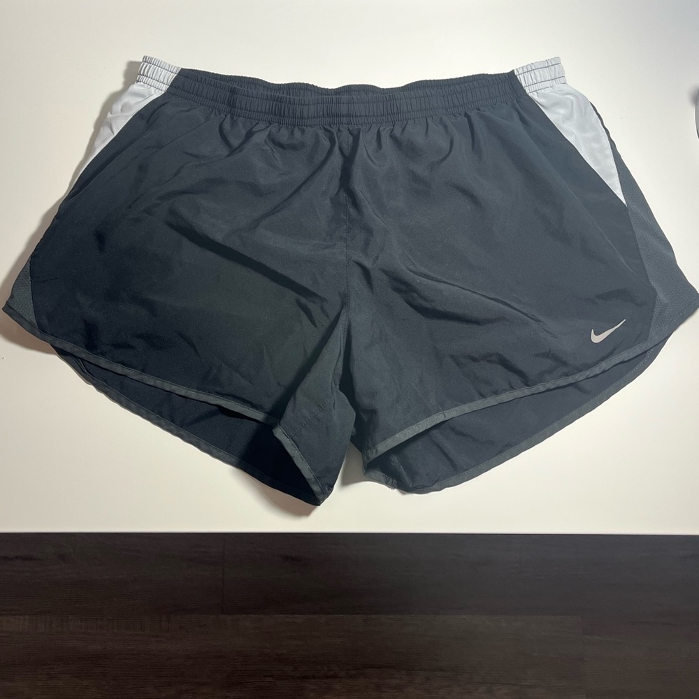 Nike Black Athletic Shorts Moisture-Wicking Elastic Waistband